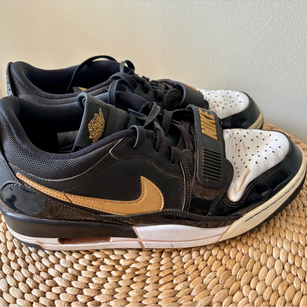 Nike Black and White Sneakers